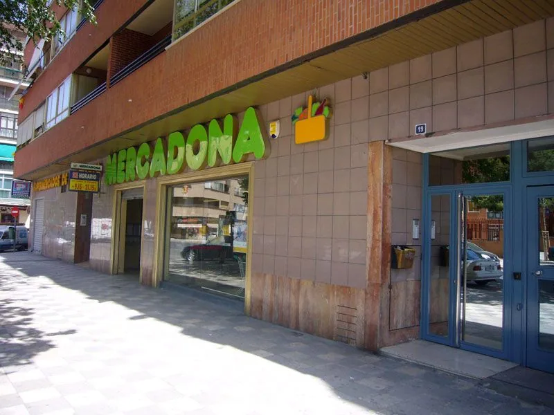 Supermercado Mercadona en Calle Arquitecto Julio Carrilero, 17, Albacete