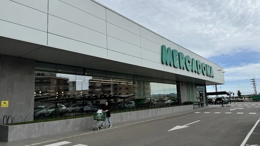 Supermercado Mercadona en Avenida de la Muntanyeta, 13 a, Alberic