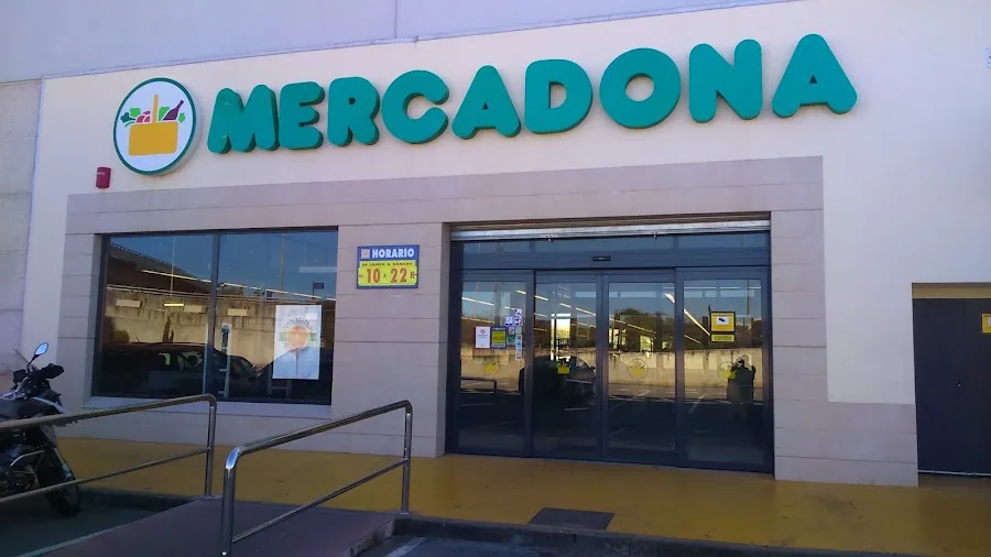 Supermercado Mercadona en Avenida Príncipe de Asturias, 92, Alcalá de Guadaíra