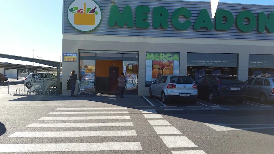 Supermercado Mercadona en Calle Santiago de Chile, 1, Alcalá de Guadaíra