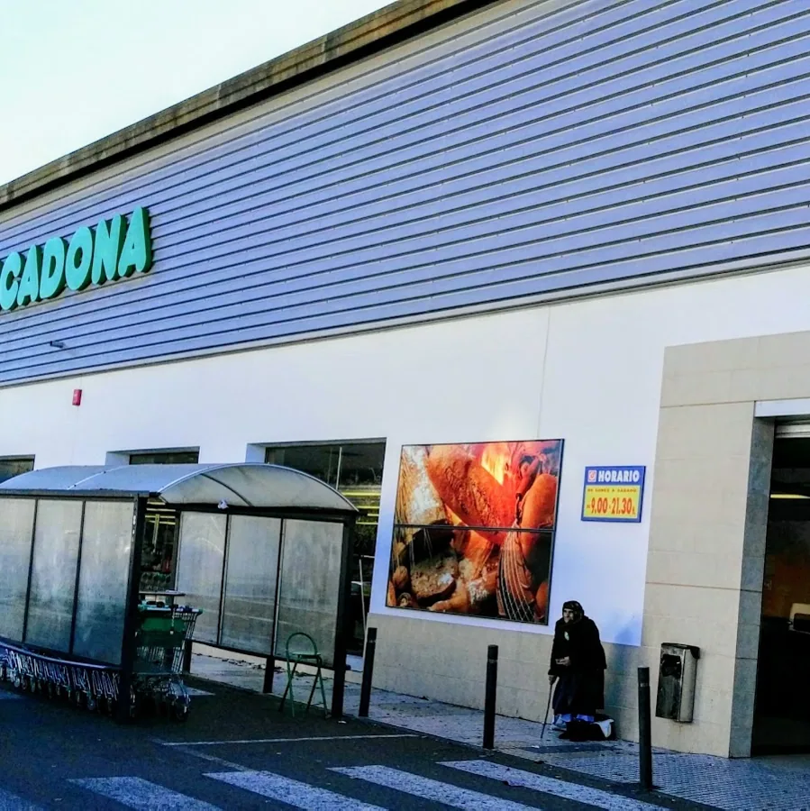 Supermercado Mercadona en Avenida Manuel Rojas Torres, s/n, Badajoz