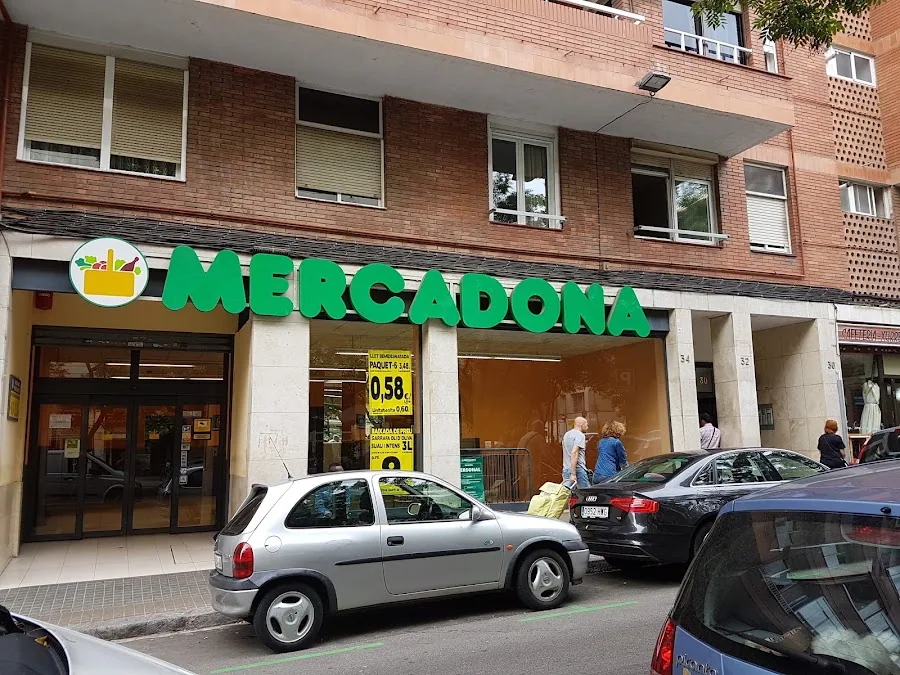 Supermercado Mercadona en Calle Andén de la Estación, 48, Barcelona