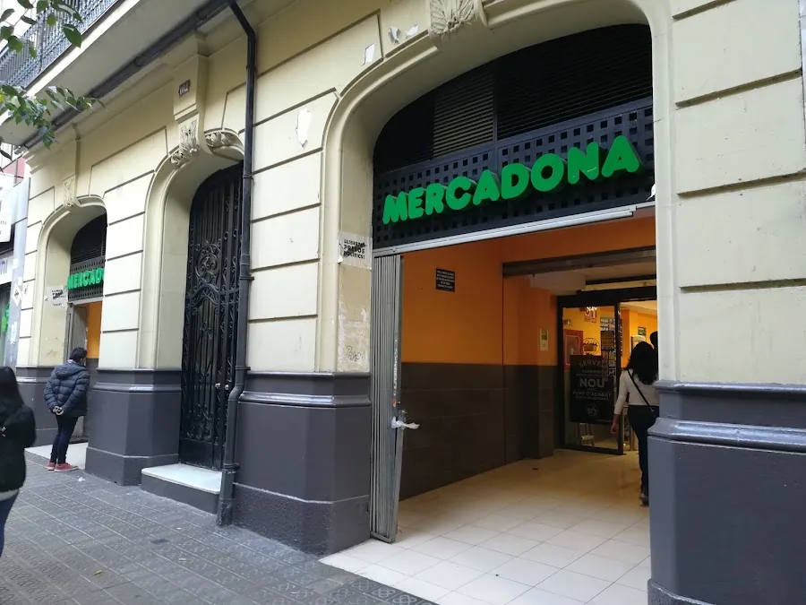 Supermercado Mercadona en Calle Calabria, 129, Barcelona
