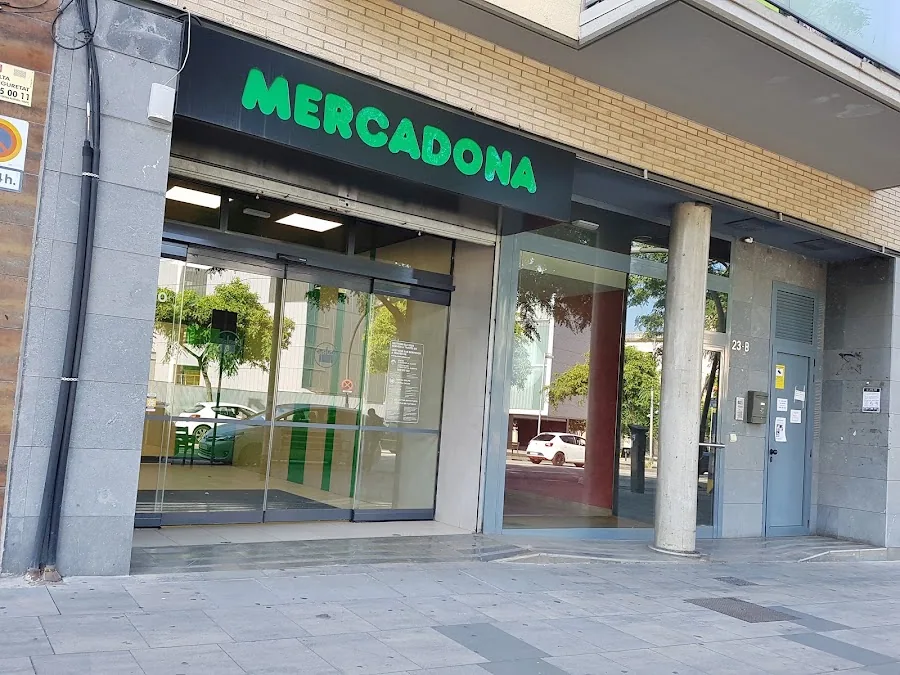 Supermercado Mercadona en Passeig Santa Coloma, 23, Barcelona