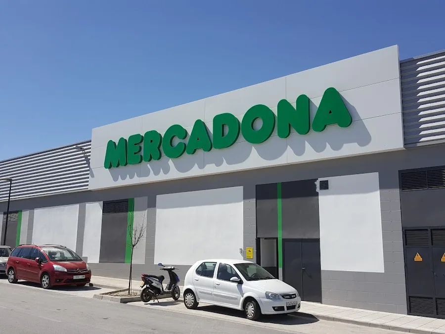 Supermercado Mercadona en Avenida José Salinas, s/n, Baza