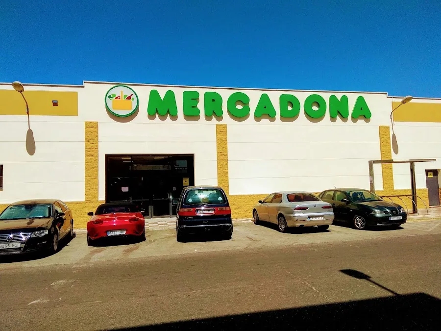 Supermercado Mercadona en P.i. Eljuncal 2, Ctra. de la Rinconada, Brenes