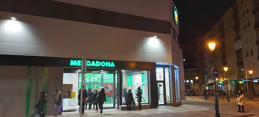 Supermercado Mercadona en Calle Villalón, 16, Burgos