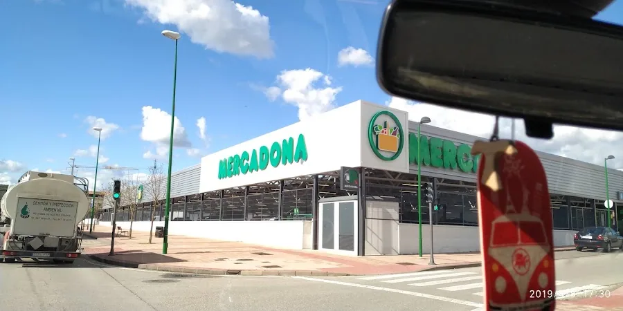 Supermercado Mercadona en Calle Villayerno, 1, Burgos