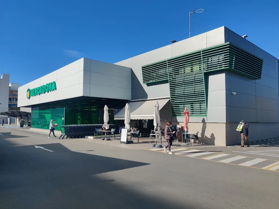 Supermercado Mercadona en Plaza Francisca Navarro, 8, Burjassot