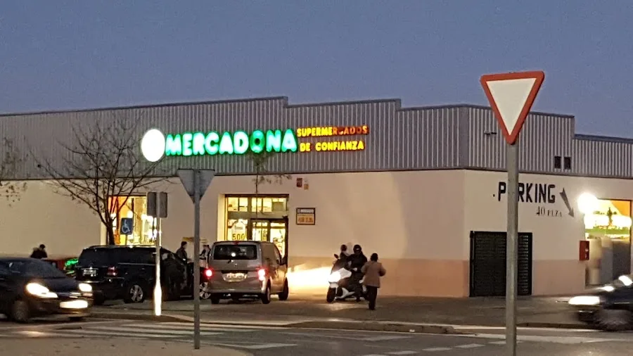 Supermercado Mercadona en Avenida Pozo de la Nieve, 8, Cáceres