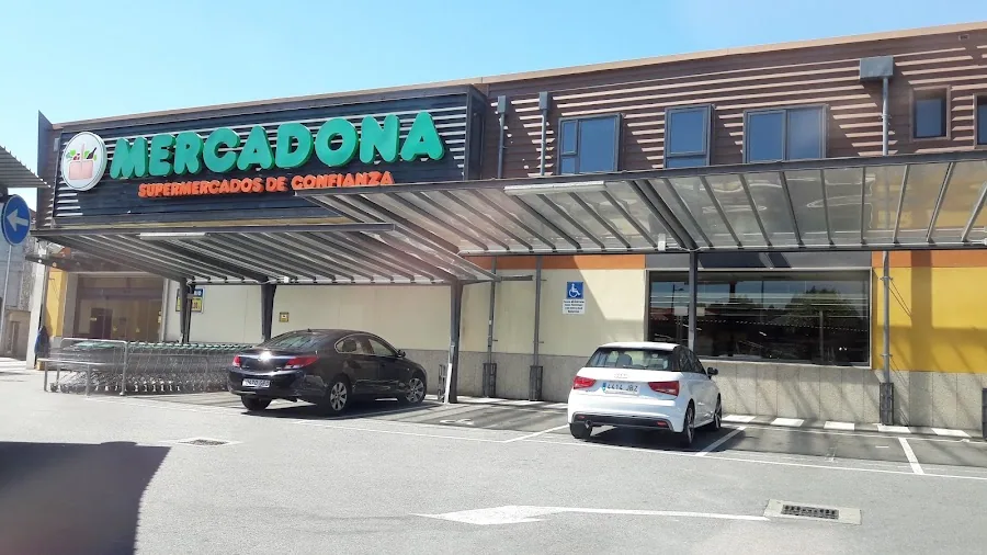 Supermercado Mercadona en Avenida de Vilariño, 103, Cambados