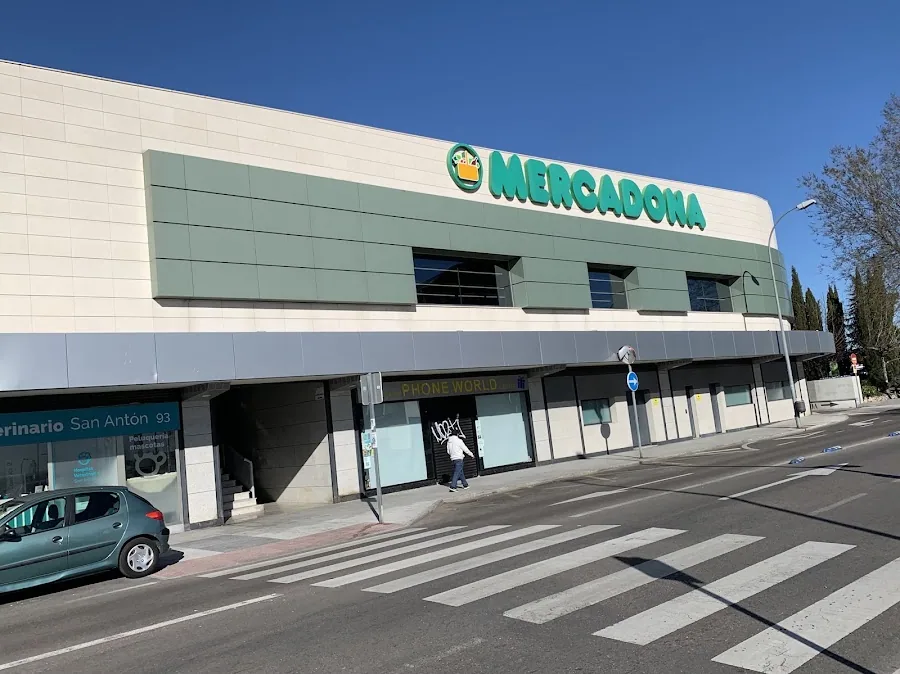 Supermercado Mercadona en Avenida de la Libertad, 91, Colmenar Viejo