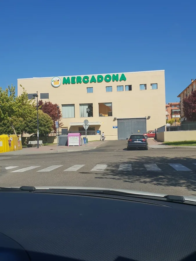 Supermercado Mercadona en Avenida Camilo José Cela, 48, Cuéllar