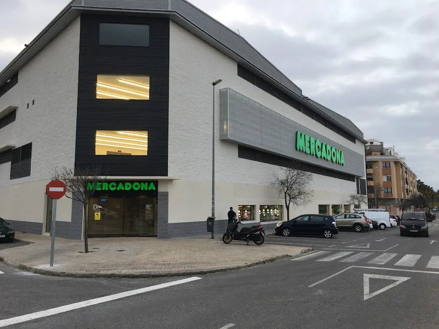 Supermercado Mercadona en Avenida Miguel Hernández, 23, Dénia