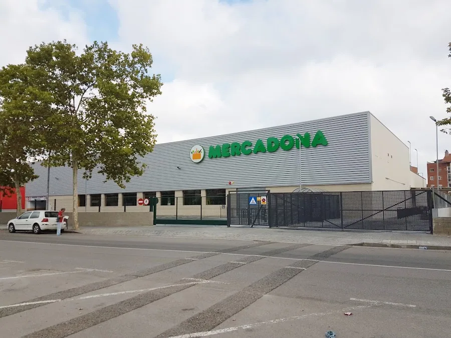 Supermercado Mercadona en Avenida Apel.les Mestres, 103, El Prat de Llobregat