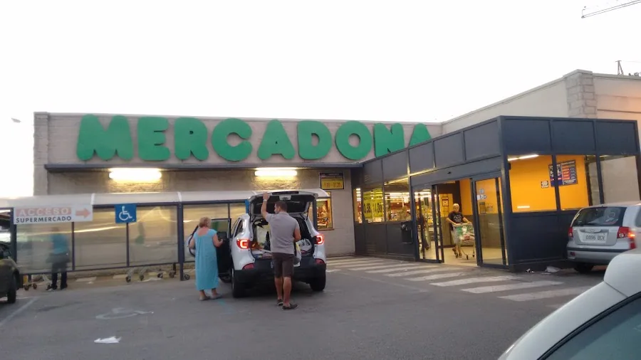 Supermercado Mercadona en Avenida Andalucía, 144, Estepona