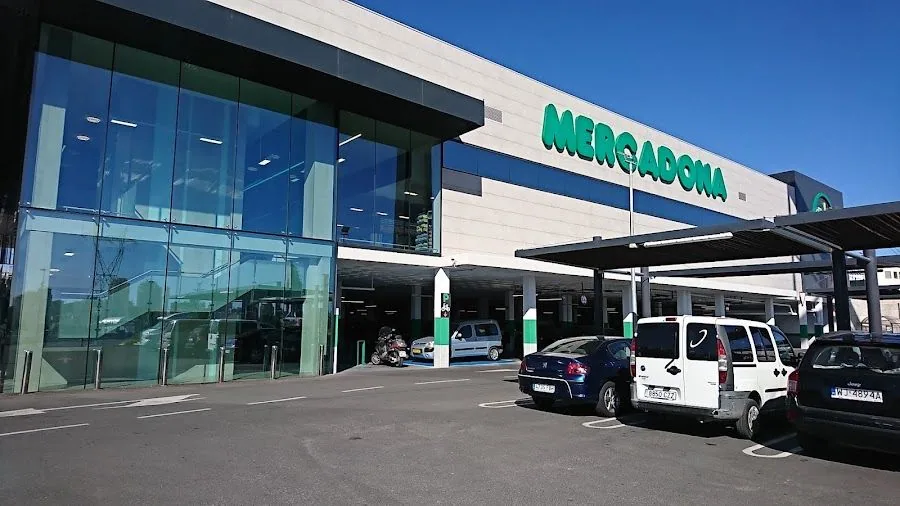 Supermercado Mercadona en Avenida País Valencia, 17, Finestrat