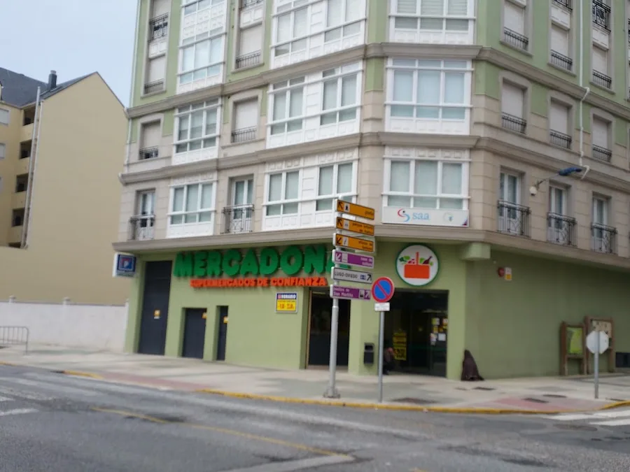 Supermercado Mercadona en Avenida Álvaro Cunqueiro, 60, Foz