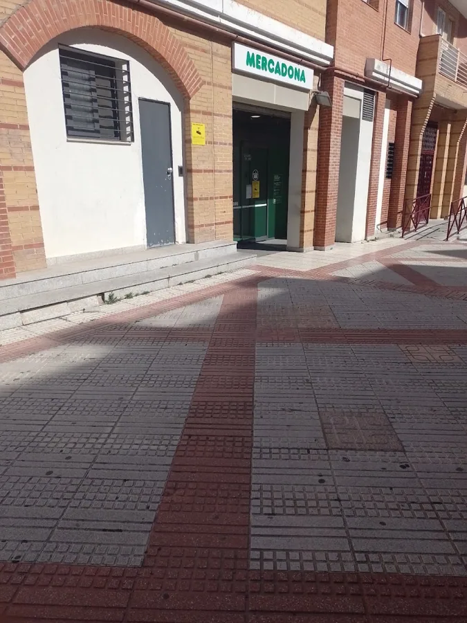 Supermercado Mercadona en Calle Escaño, 31, Getafe
