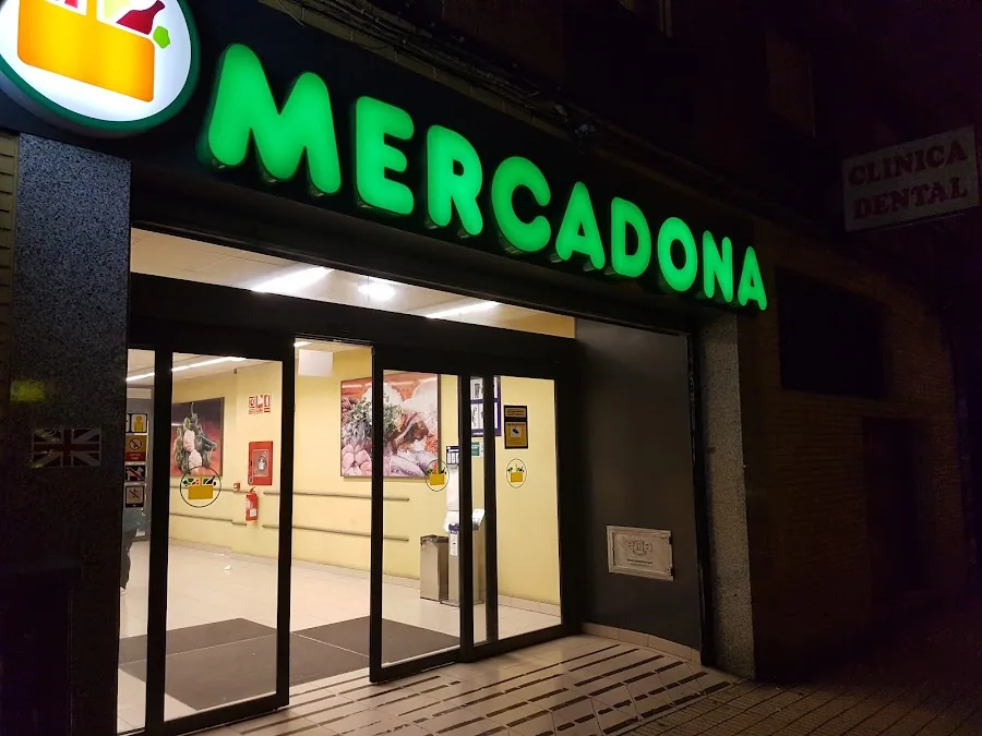Supermercado Mercadona en Calle Pérez de Ayala, 46, Gijón