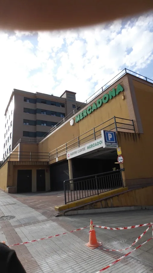 Supermercado Mercadona en Calle Pintor Luís Pardo, 1, Gijón