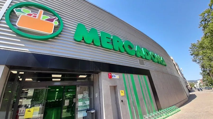 Supermercado Mercadona en Avenida Josep Tarradelles, 10, Girona