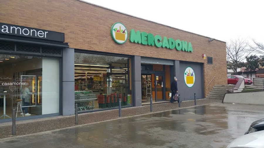Supermercado Mercadona en Calle Barcelona, 215, Girona