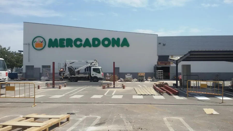 Supermercado Mercadona en Calle Can Pau Birol, 7, Girona