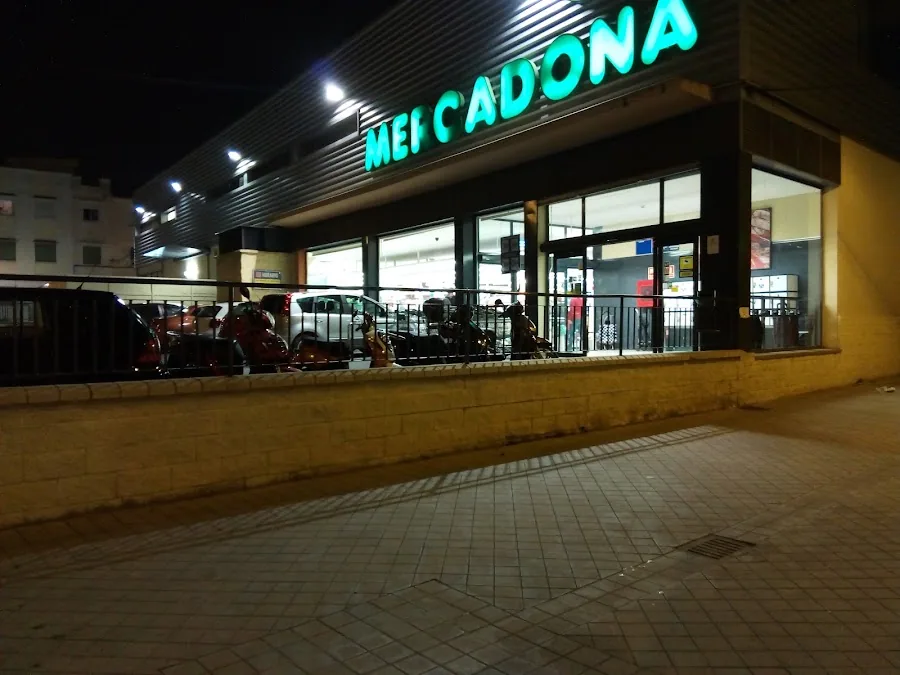 Supermercado Mercadona en Calle Partal, 19, Granada