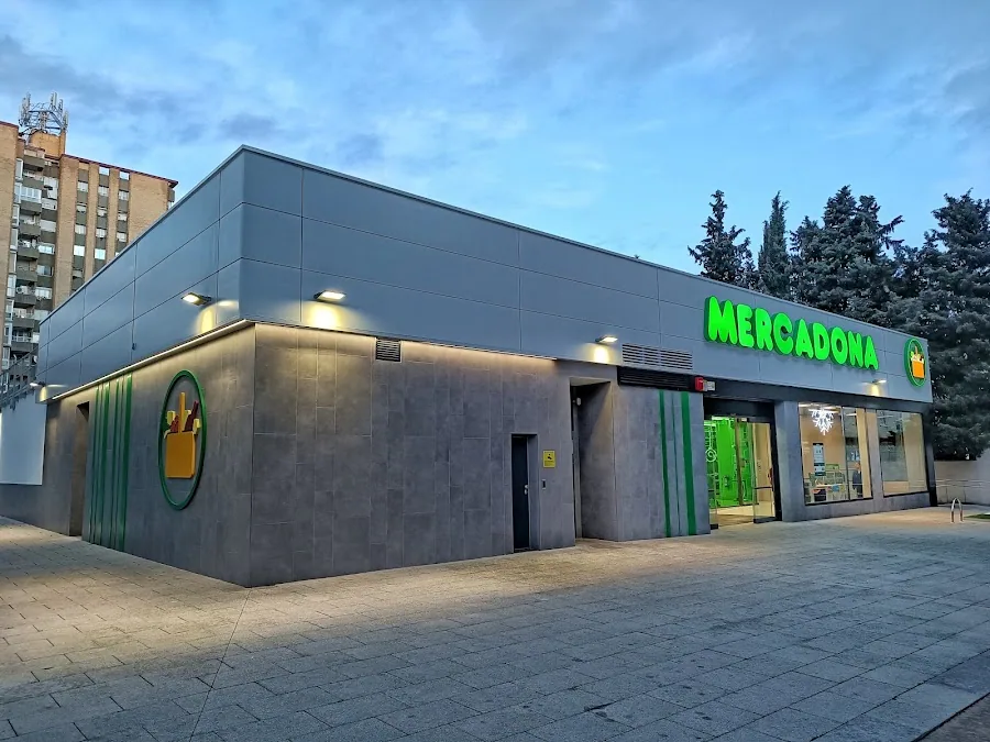 Supermercado Mercadona en Calle Ingeniero Susín, s/n, Huesca