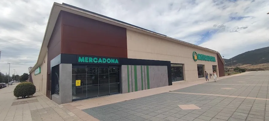 Supermercado Mercadona en Avenida Ntra. Sra. de la Victoria, 26, Jaca