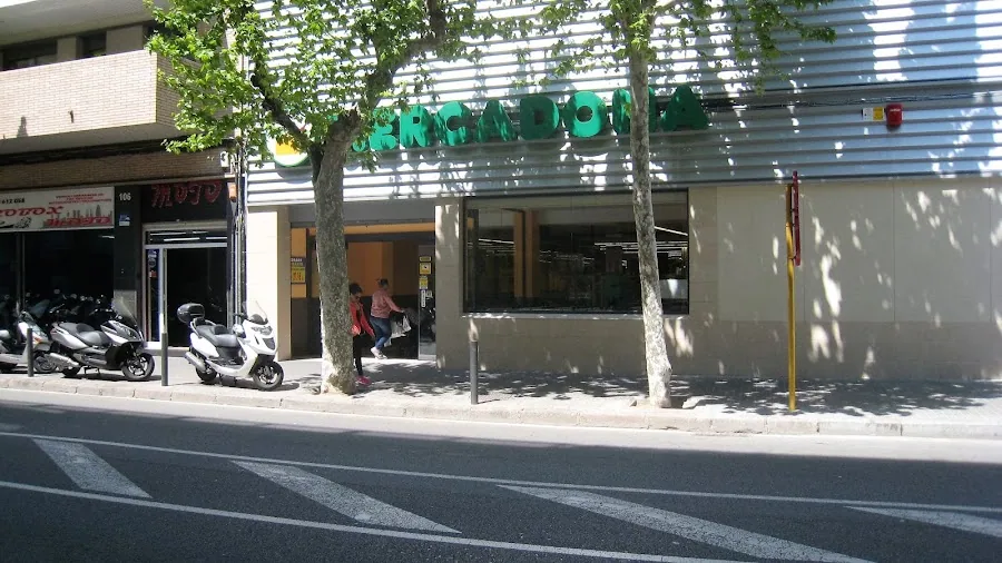 Supermercado Mercadona en Avenida Prat de la Riba, 101, L'Hospitalet de Llobregat