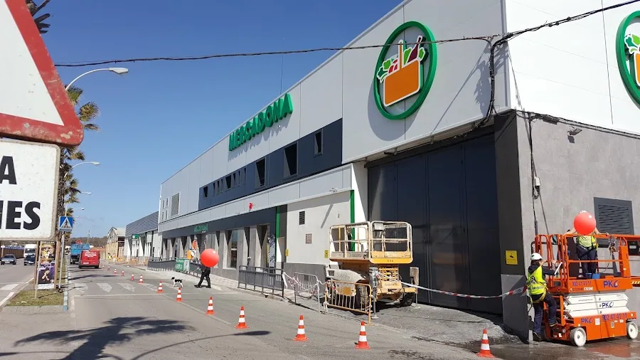 Supermercado Mercadona en Avenida Cartagena, 52, La Línea de la Concepción