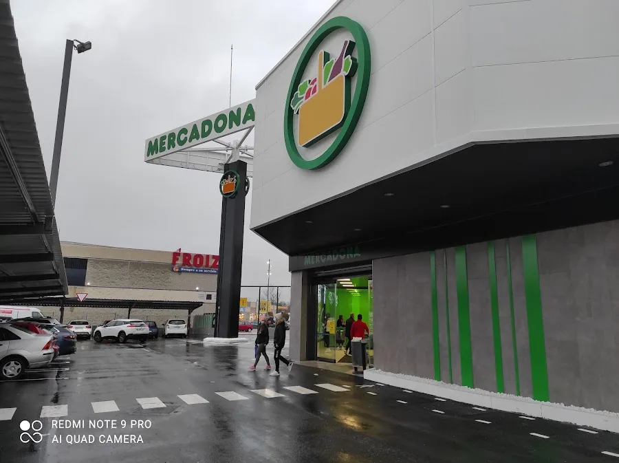 Supermercado Mercadona en Calle Nogal, 39d, Laguna de Duero