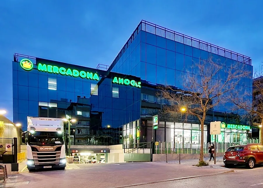 Supermercado Mercadona en Calle Asura, 56, Madrid