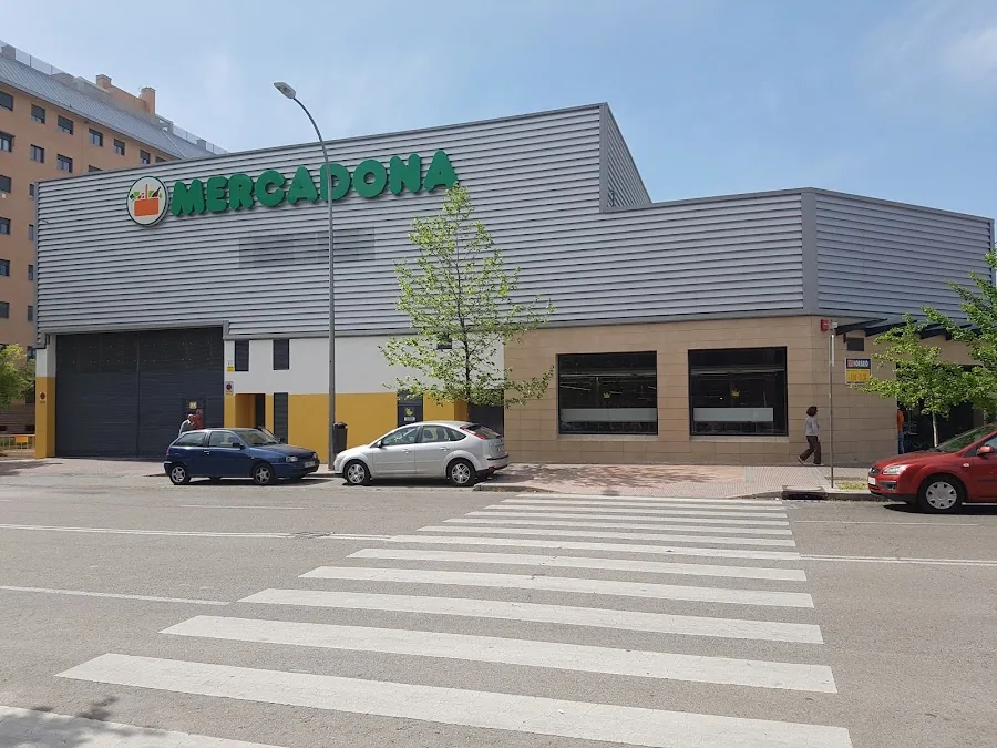 Supermercado Mercadona en Calle Cardenal Vte. Enrique y Tarancón, 16, Madrid
