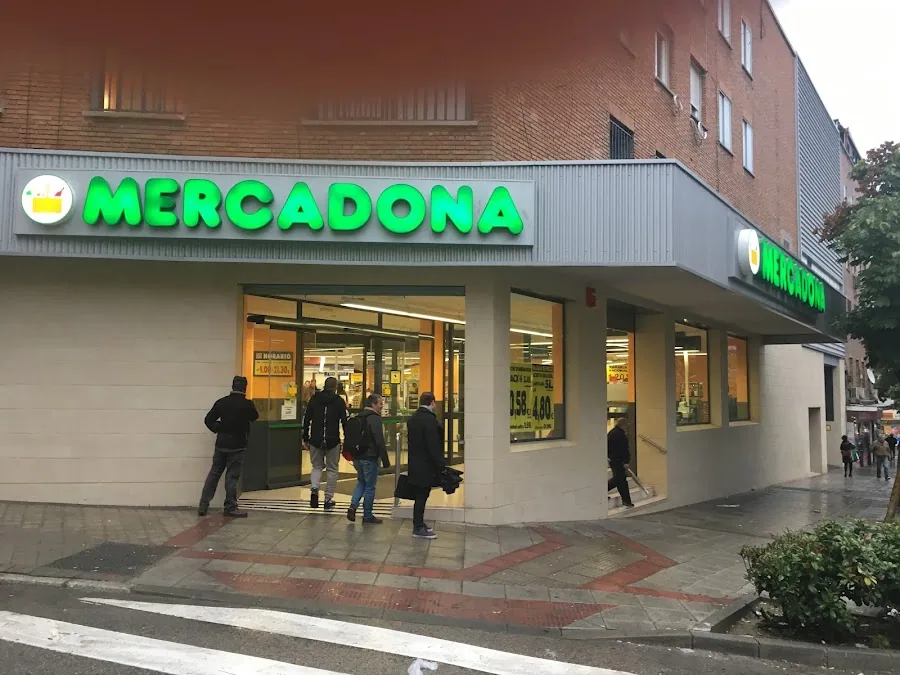 Supermercado Mercadona en Calle Irlanda, 2, Madrid