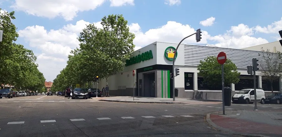 Supermercado Mercadona en Calle Pinar Desan José, 21, Madrid