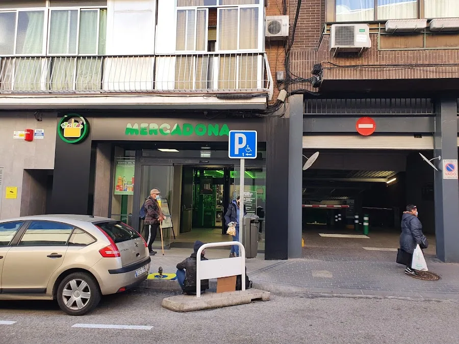 Supermercado Mercadona en Calle Travesía del Pinzón, 9, Madrid