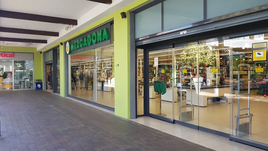Supermercado Mercadona en Calle Alfonso Ponce de León,s/n Cc Pza Mayor, Málaga
