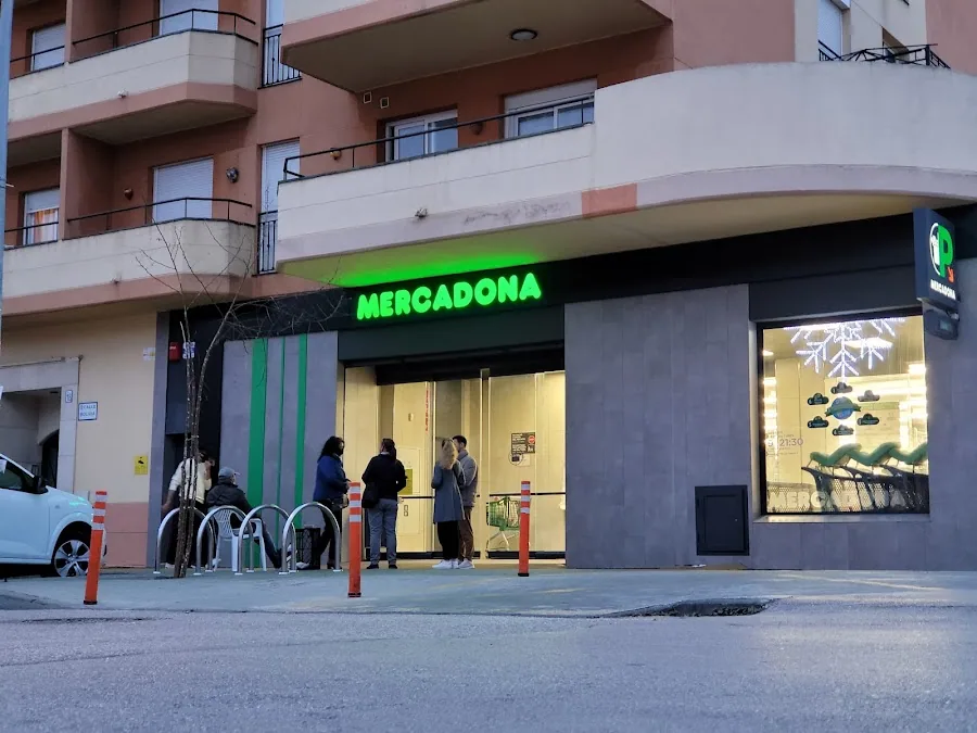 Supermercado Mercadona en Calle Bolivia, 18, Manilva