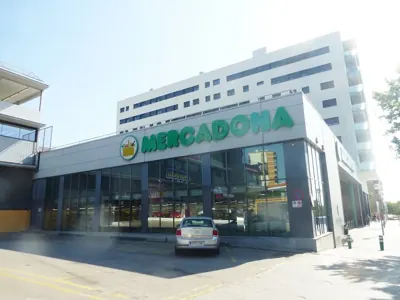 Mercadona Calle Laurea Miró, 146, Esplugues de Llobregat