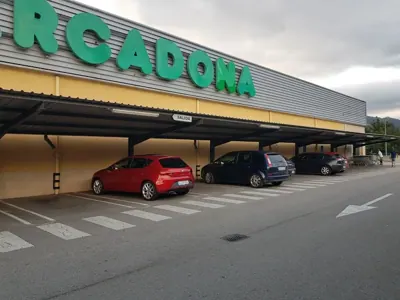 Mercadona Calle Robledo, 1, Lena