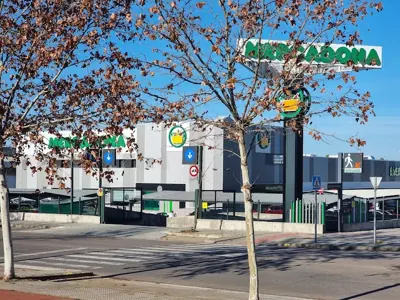 Mercadona Calle Acero, 1, Mérida