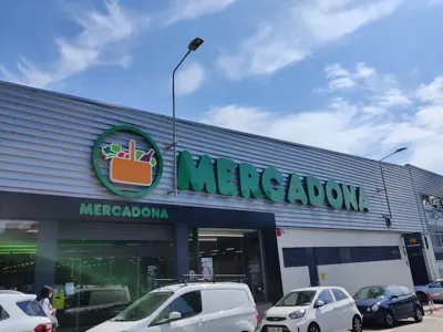 Mercadona Calle Viladomat, 195, Sabadell