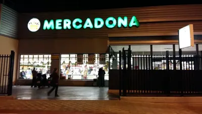 Mercadona Avenida de la Revoltosa, s/n, Sevilla