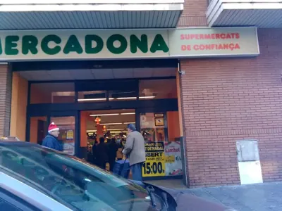 Mercadona Calle Manuel de Falla, 3b, Tarragona