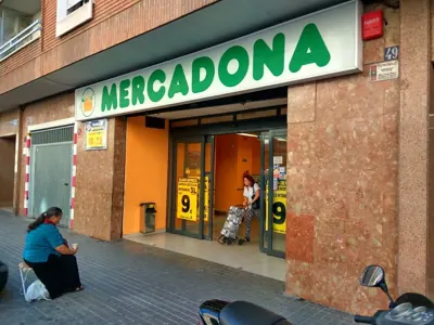 Mercadona Calle de la Democracia, 49, Valencia