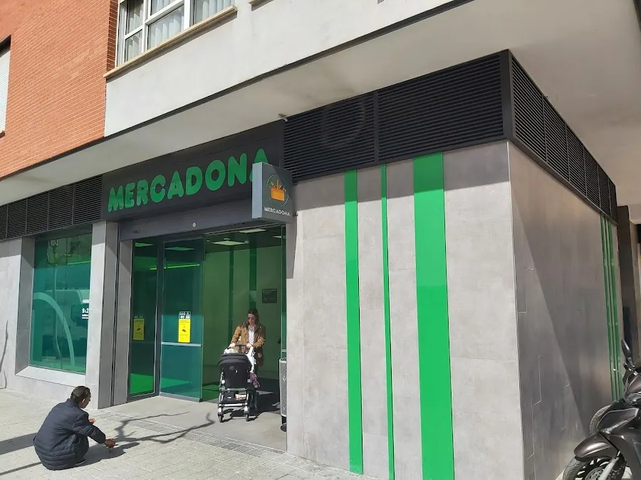Supermercado Mercadona en Calle Pintor Pedro Flores, 15, Murcia