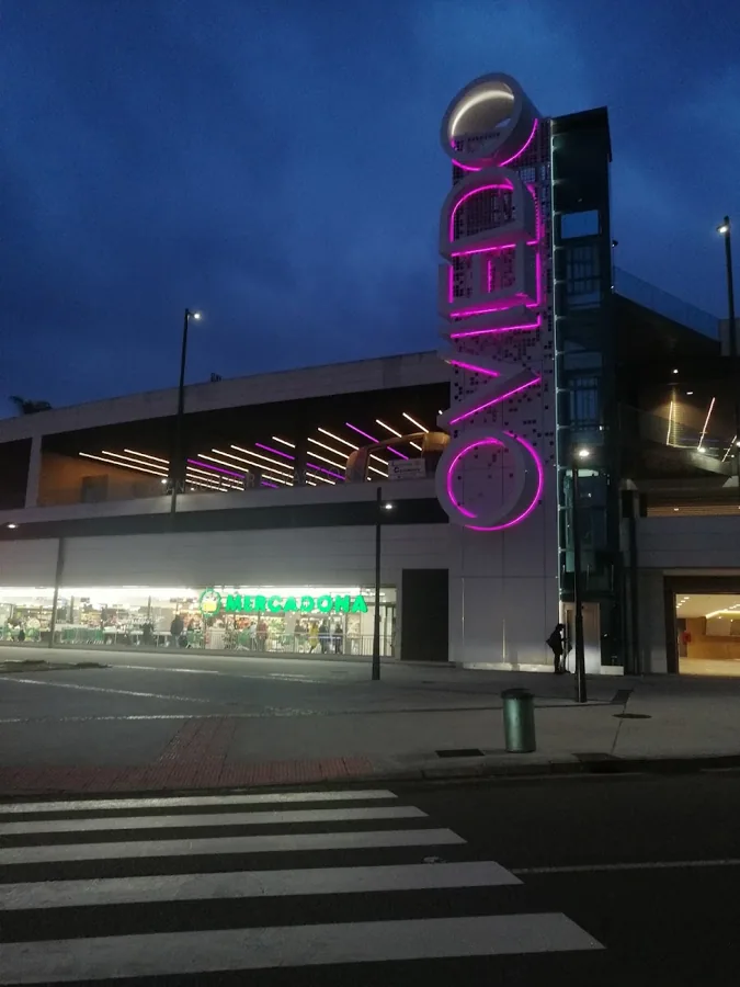Supermercado Mercadona en Calle Víctor Chavarri, 6, Oviedo